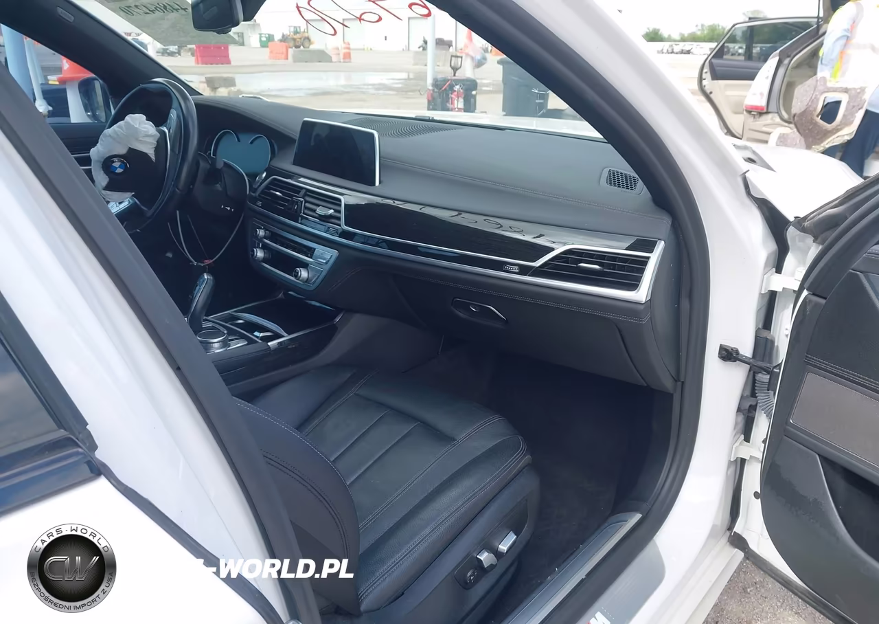 2019 BMW 740I VIN:WBA7E2C5XKB217076 - 5
