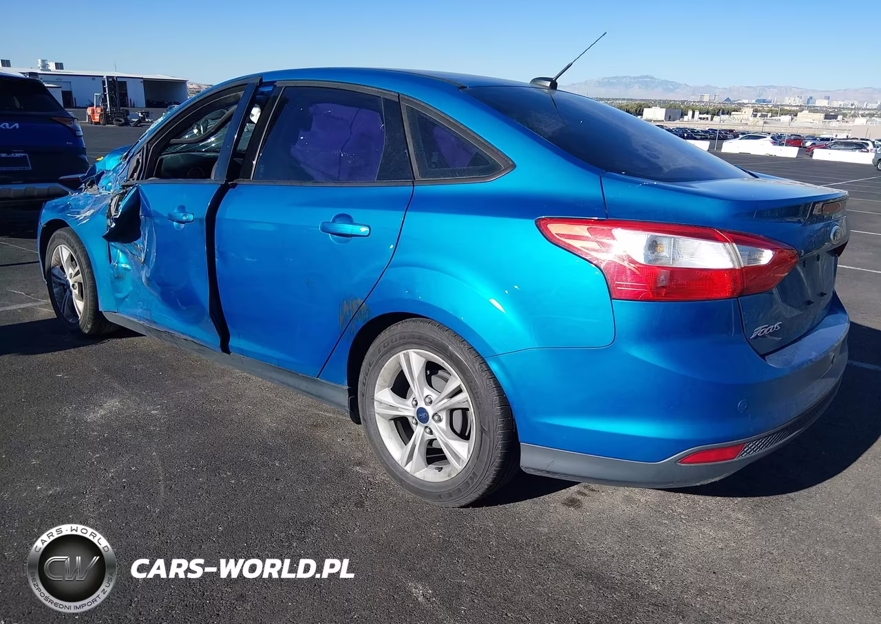 2014 Ford Focus Se VIN:1FADP3F22EL399397 - 3