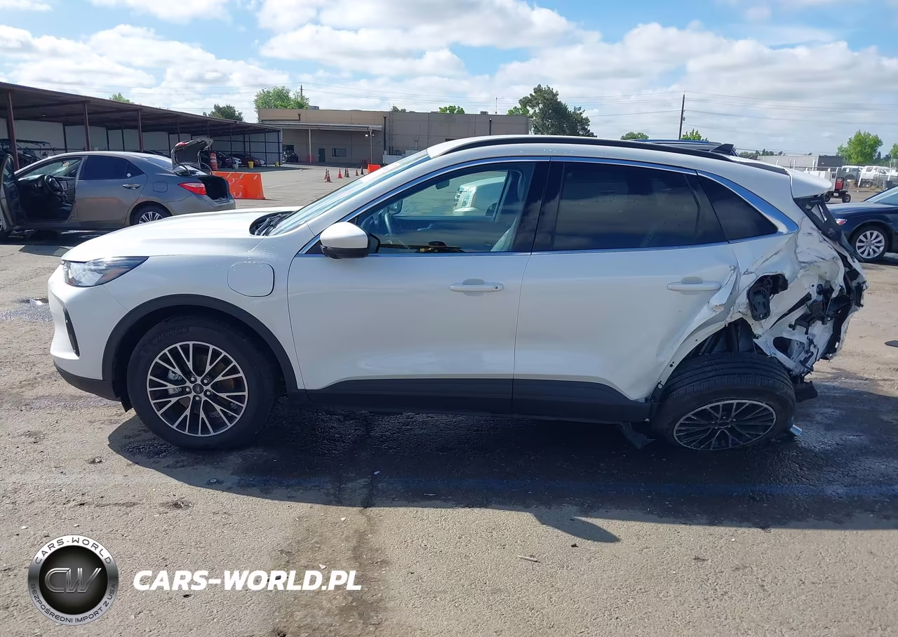 2025 Ford Escape Phev VIN:1FMCU0E14SUB12651 - 14
