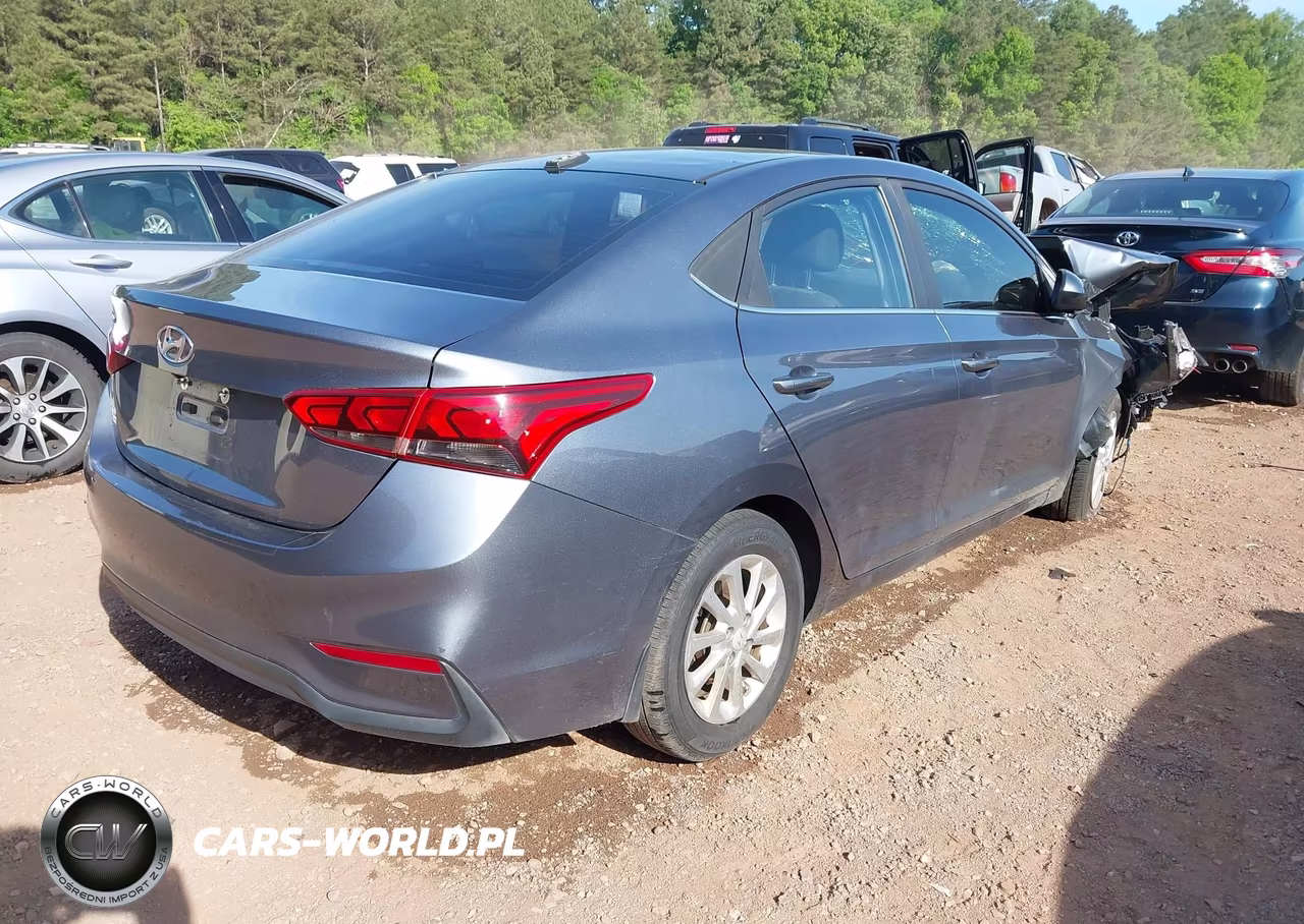 2020 Hyundai Accent Sel VIN:3KPC24A6XLE111636 - 4