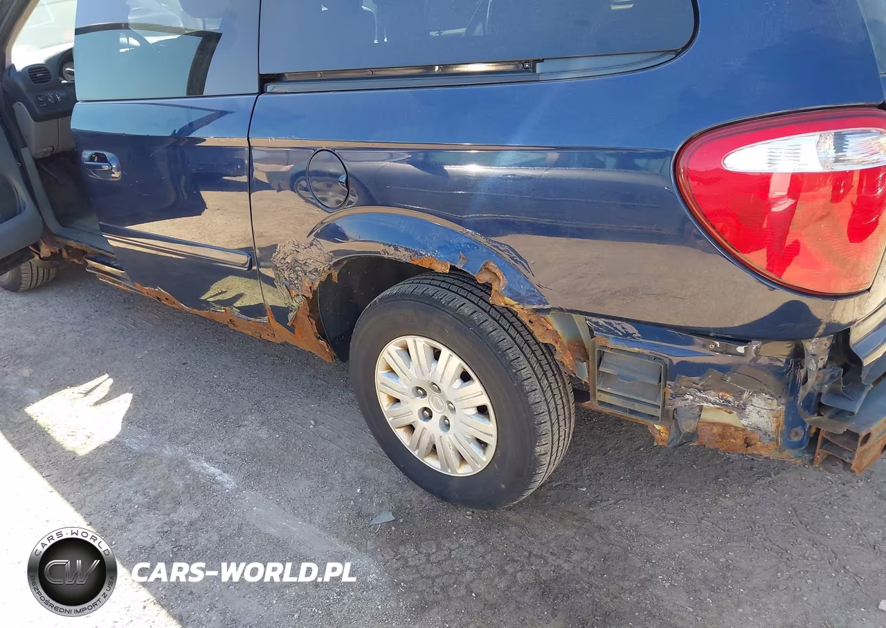 2005 Chrysler Town & Country Lx VIN:2C8GP44R05R217733 - 12