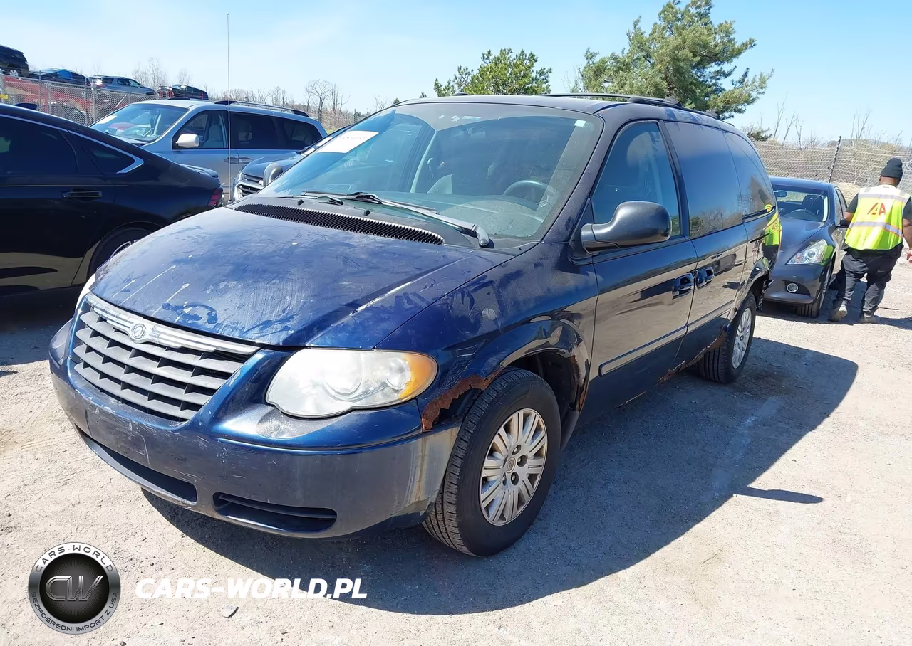 2005 Chrysler Town & Country Lx VIN:2C8GP44R05R217733 - 2