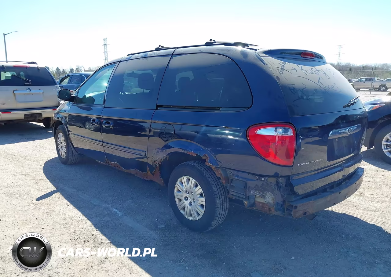 2005 Chrysler Town & Country Lx VIN:2C8GP44R05R217733 - 3