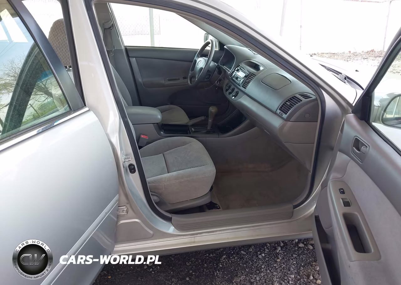 2003 Toyota Camry Le VIN:4T1BE32K73U136967 - 5