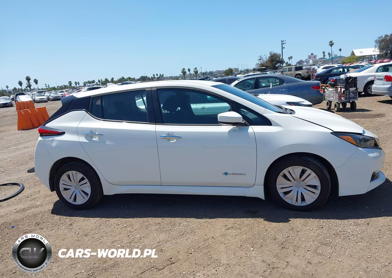 2018 Nissan Leaf S VIN:1N4AZ1CP6JC311236 - 14