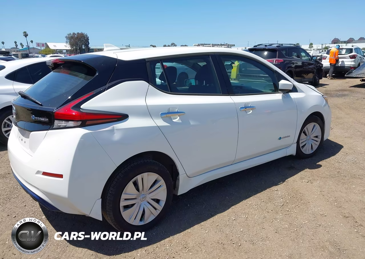2018 Nissan Leaf S VIN:1N4AZ1CP6JC311236 - 4