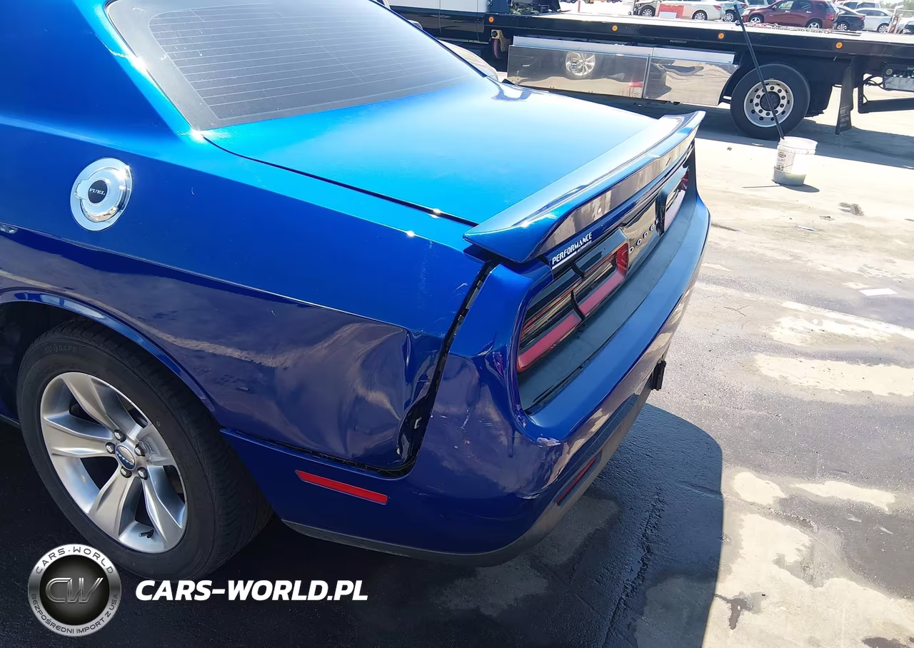 2018 Dodge Challenger Sxt VIN:2C3CDZAG7JH270510 - 6