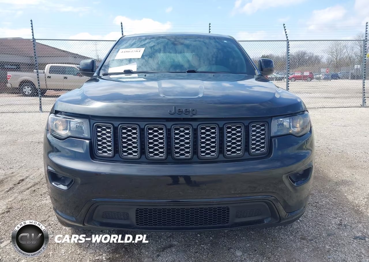 2017 Jeep Grand Cherokee Altitude 4X4 VIN:1C4RJFAG1HC733753 - 12
