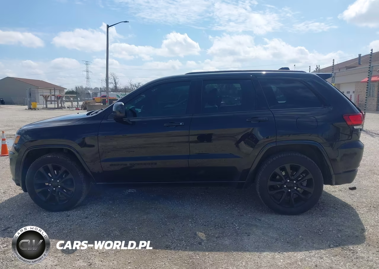 2017 Jeep Grand Cherokee Altitude 4X4 VIN:1C4RJFAG1HC733753 - 14