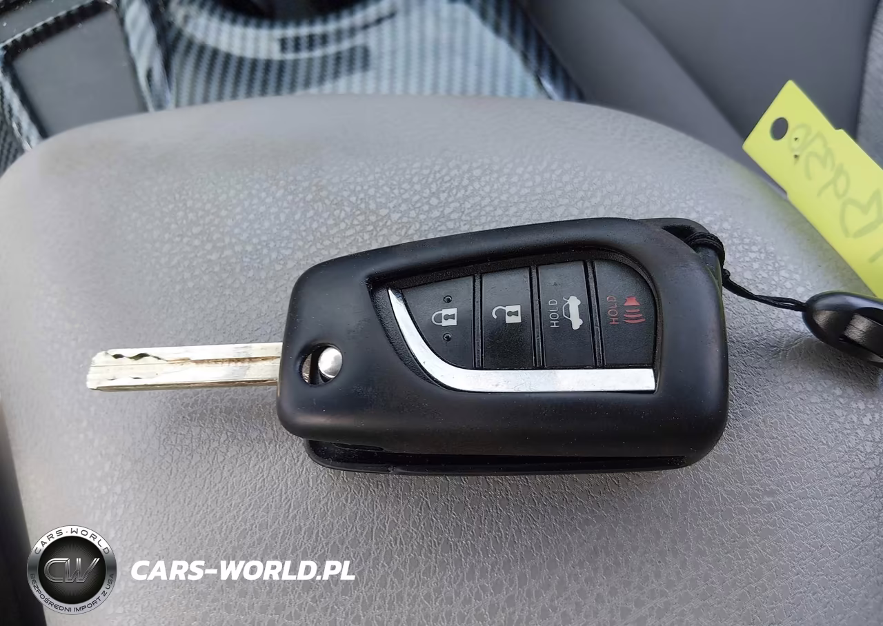 2021 Toyota Camry Le VIN:4T1C11AK0MU555315 - 11
