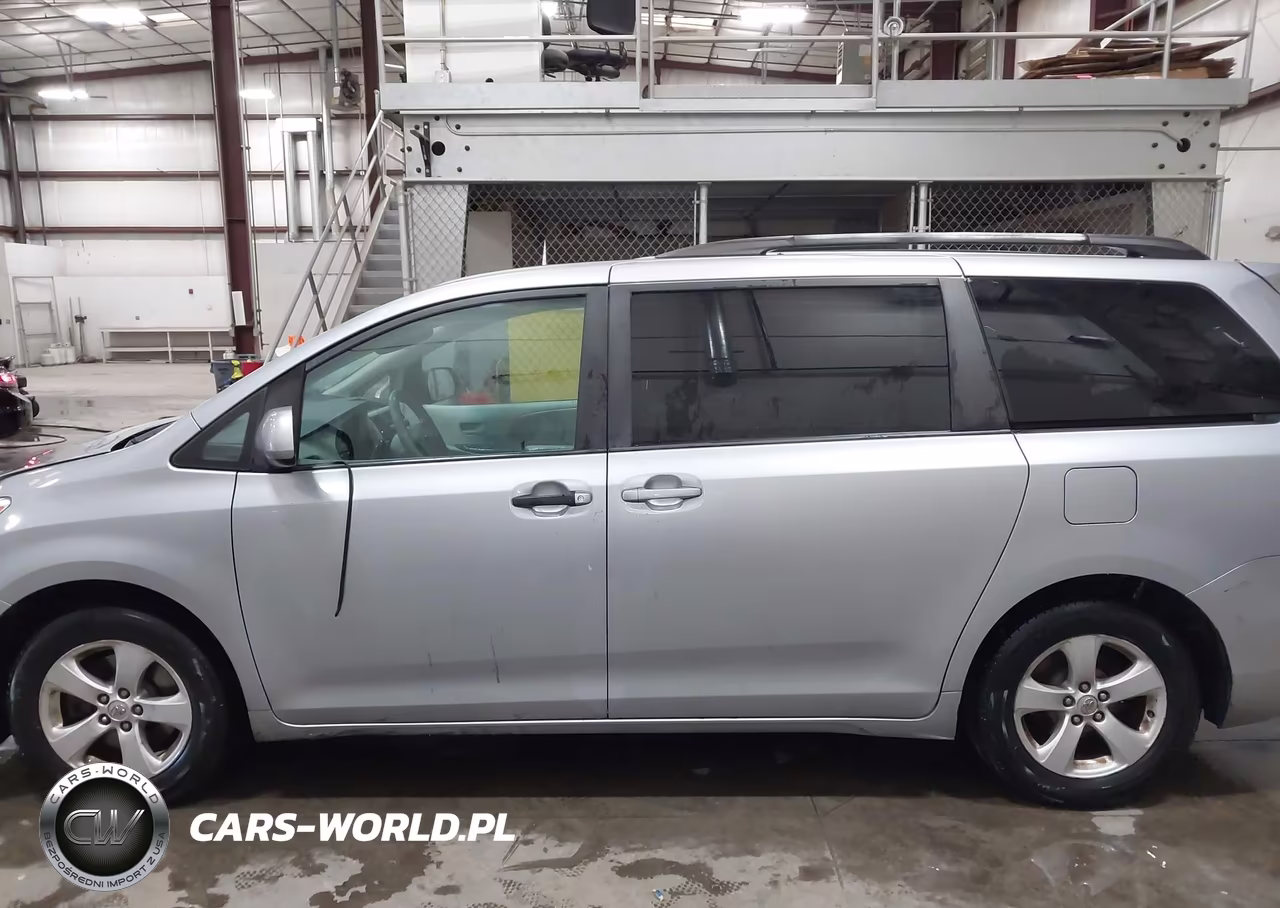 2012 Toyota Sienna Le V6 8 Passenger VIN:5TDKK3DC5CS201368 - 14