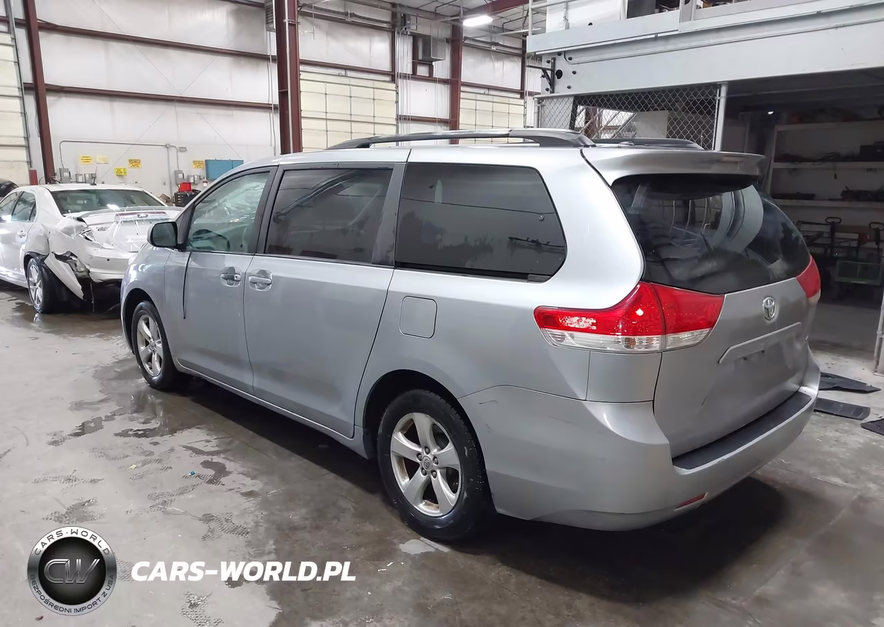 2012 Toyota Sienna Le V6 8 Passenger VIN:5TDKK3DC5CS201368 - 3