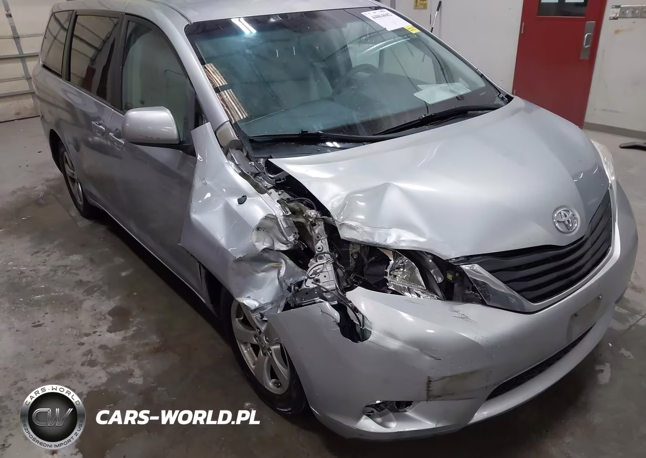 2012 Toyota Sienna Le V6 8 Passenger VIN:5TDKK3DC5CS201368 - 6