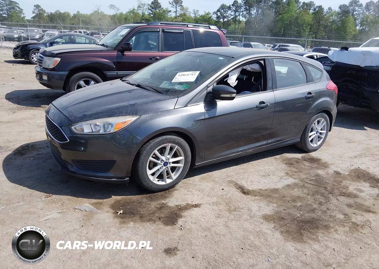 2017 Ford Focus Se VIN:1FADP3K28HL331647 - 2