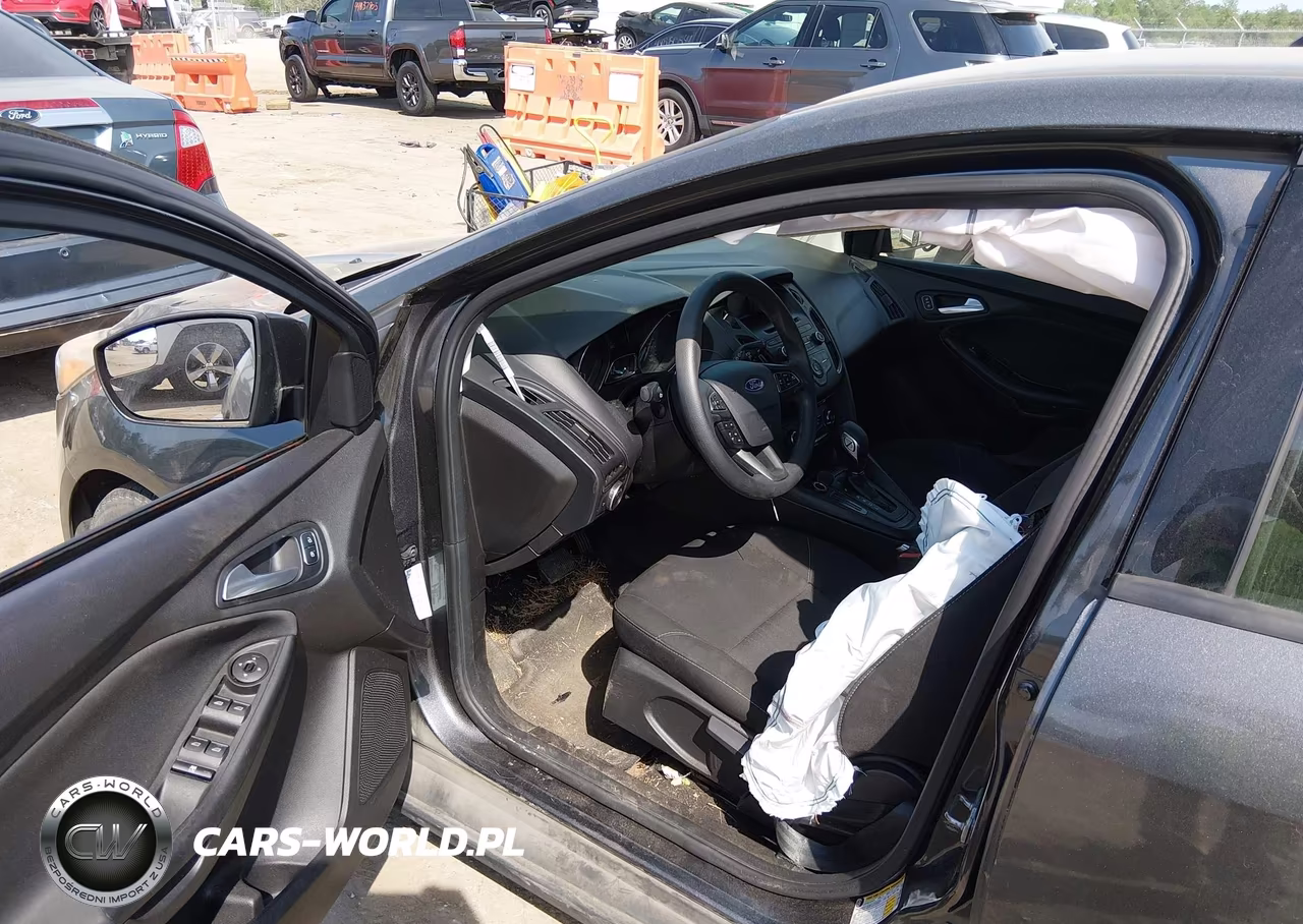 2017 Ford Focus Se VIN:1FADP3K28HL331647 - 8