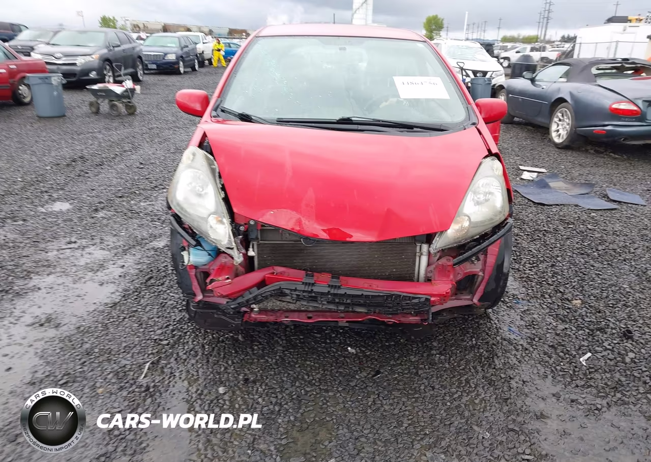 2013 Honda Fit VIN:JHMGE8H30DC029420 - 13