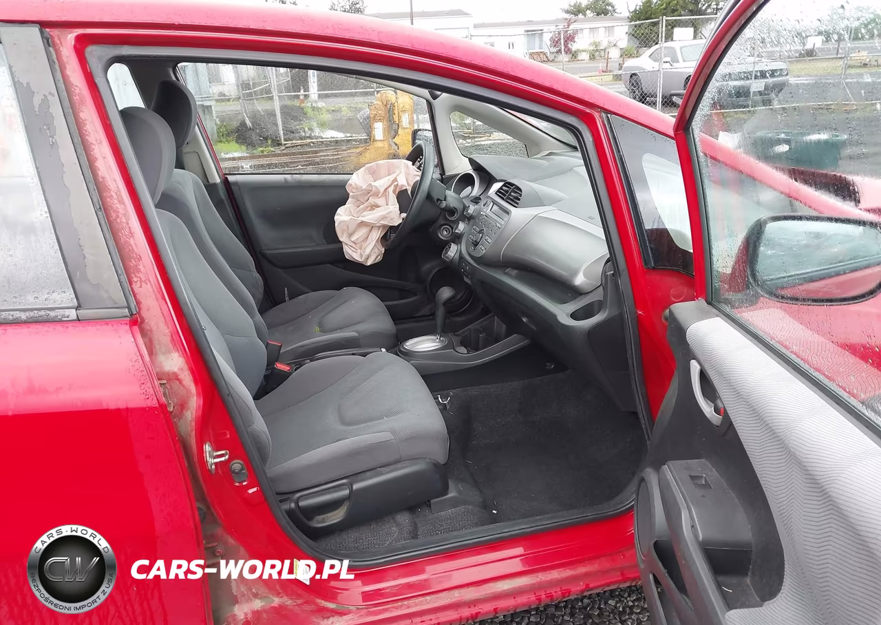 2013 Honda Fit VIN:JHMGE8H30DC029420 - 5