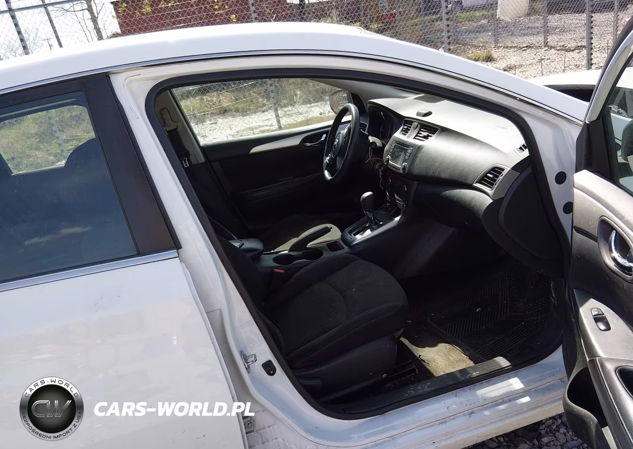 2018 Nissan Sentra S VIN:3N1AB7APXJY285657 - 5