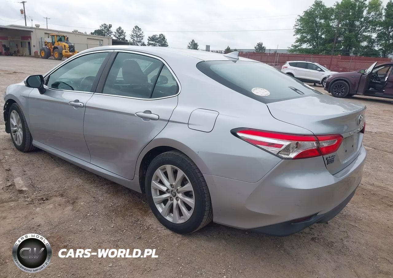 2020 Toyota Camry Le VIN:4T1C11AK7LU309182 - 3