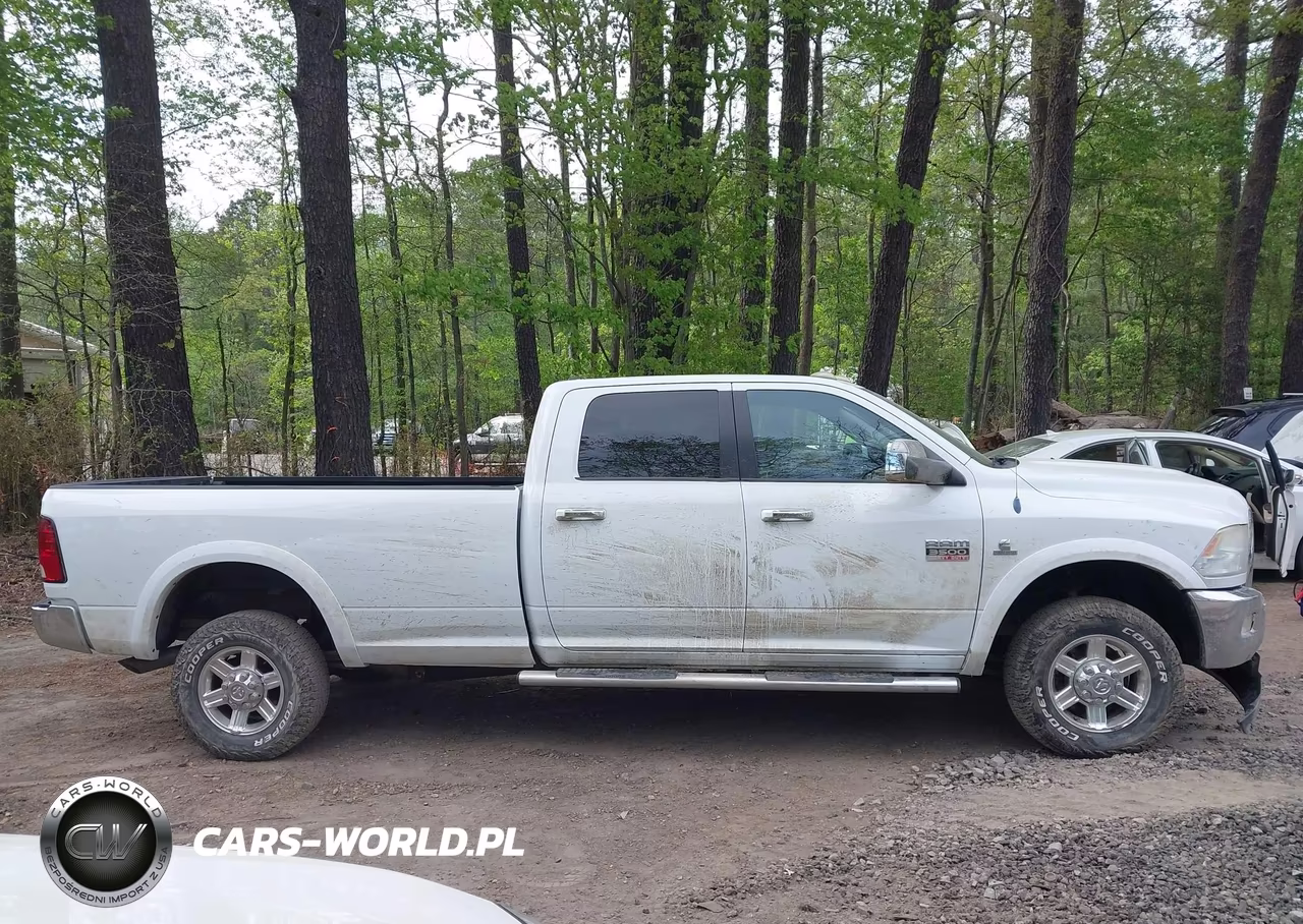 2011 Ram Ram 3500 Laramie VIN:3D73Y3CL4BG558452 - 13