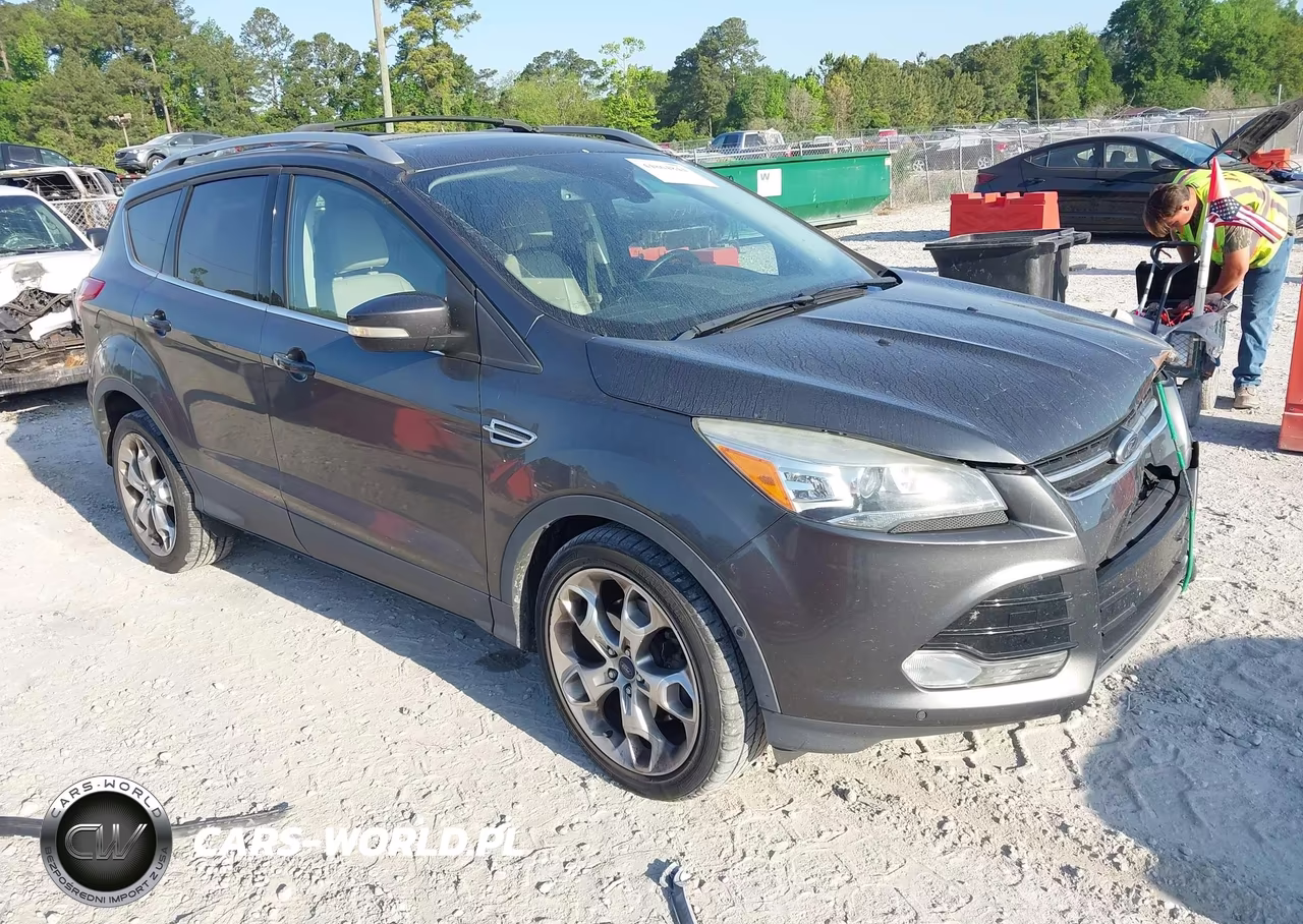 2015 Ford Escape Titanium – zdjęcie 1 z 11