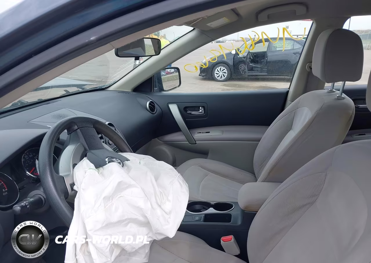 2013 Nissan Rogue S VIN:JN8AS5MV3DW635478 - 5