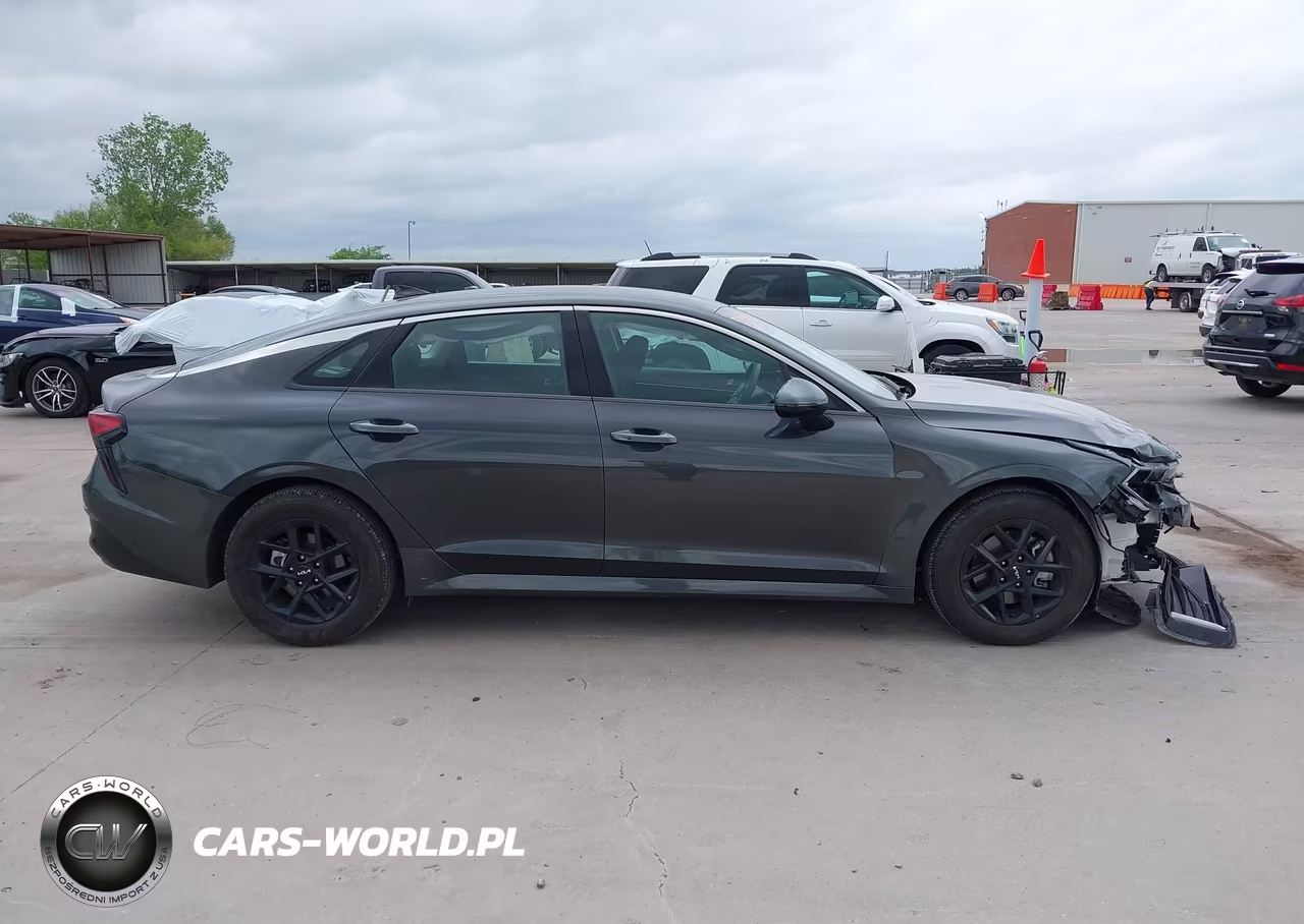 2025 Kia K5 Lxs VIN:KNAG24J76S5293580 - 13