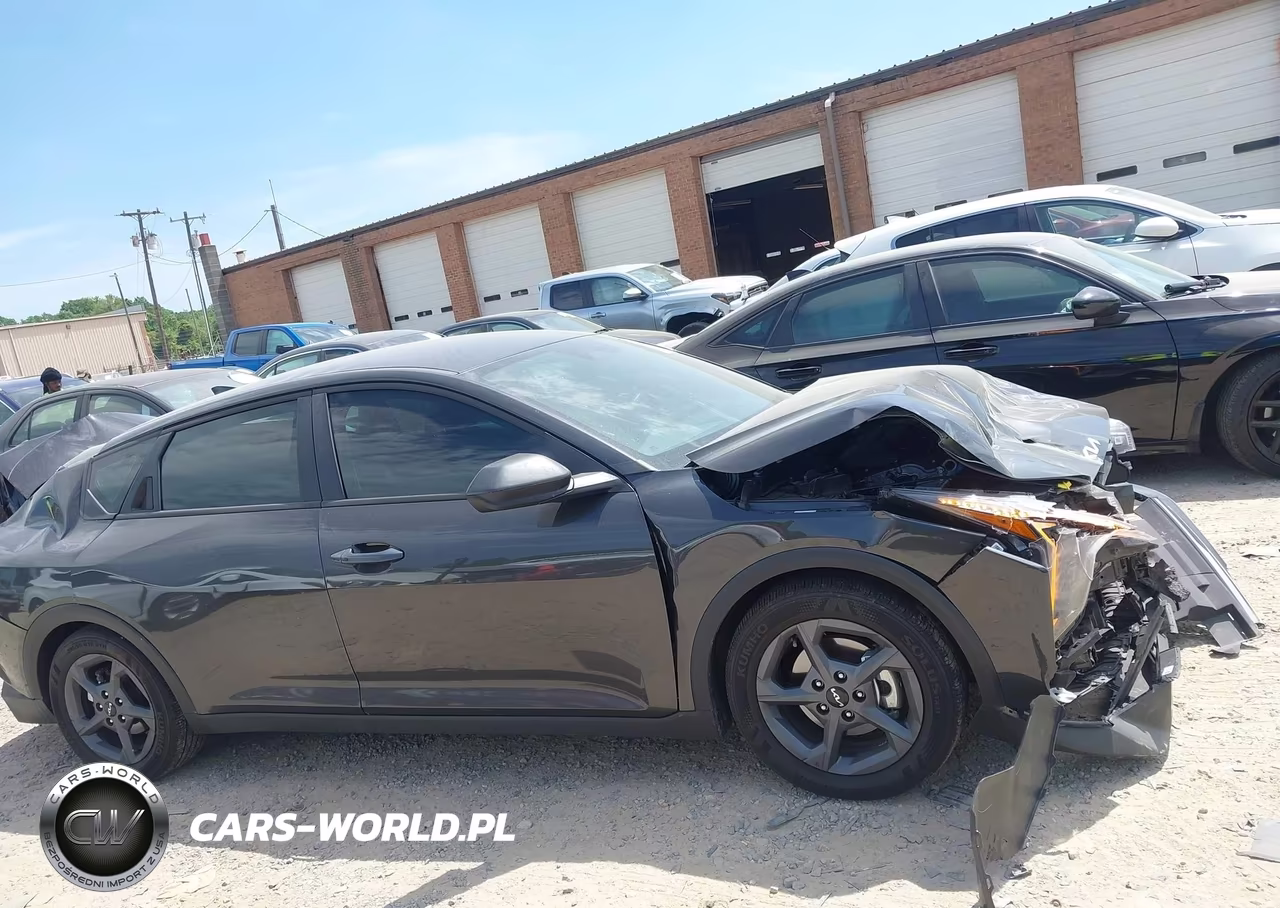 2025 Kia K4 Lxs VIN:3KPFT4DE5SE186028 - 13