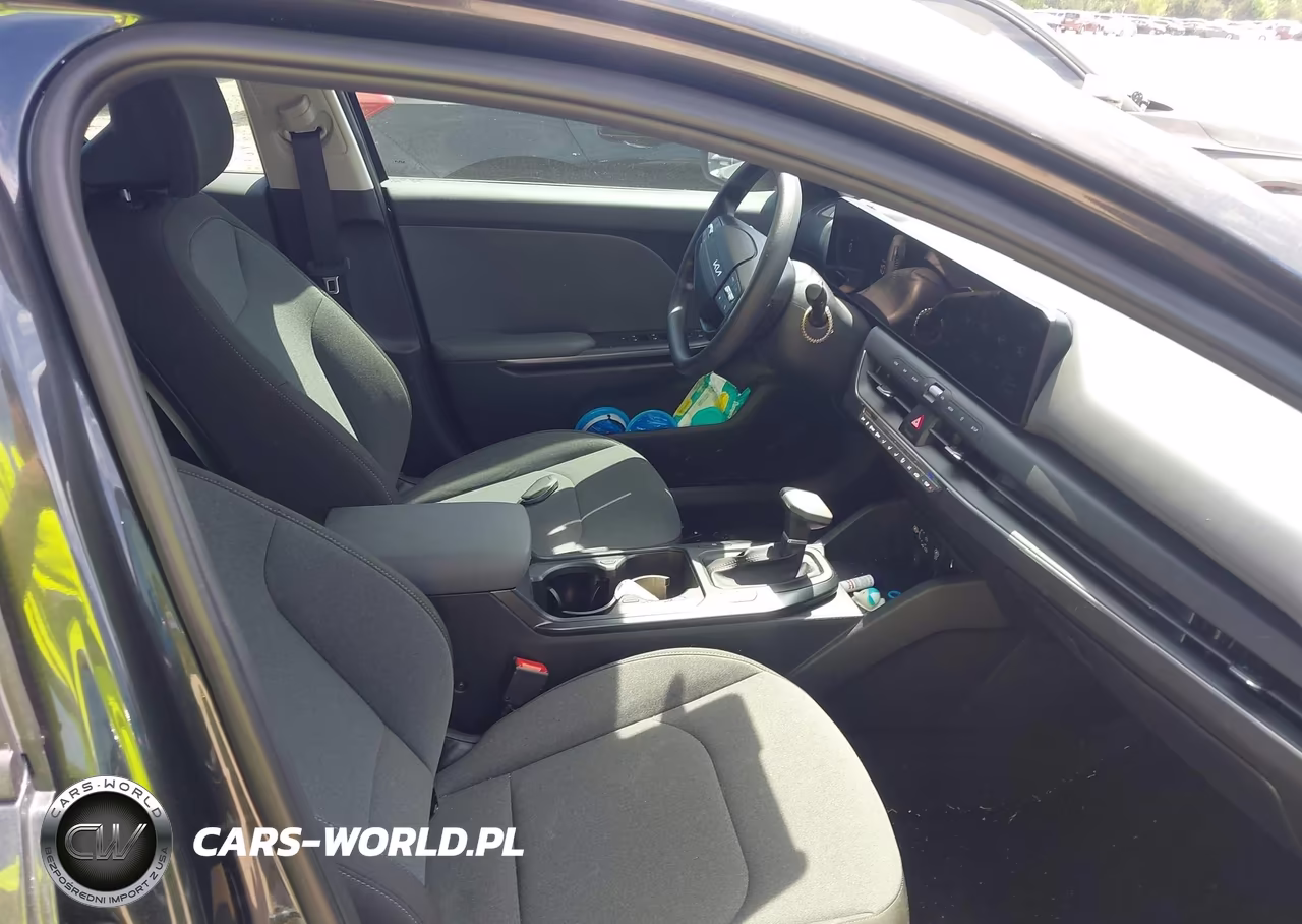 2025 Kia K4 Lxs VIN:3KPFT4DE5SE186028 - 5