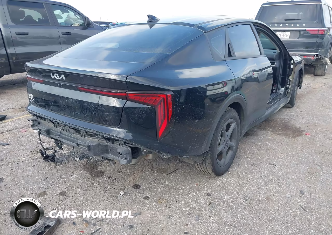 2025 Kia K4 Lxs VIN:3KPFT4DE9SE101448 - 17