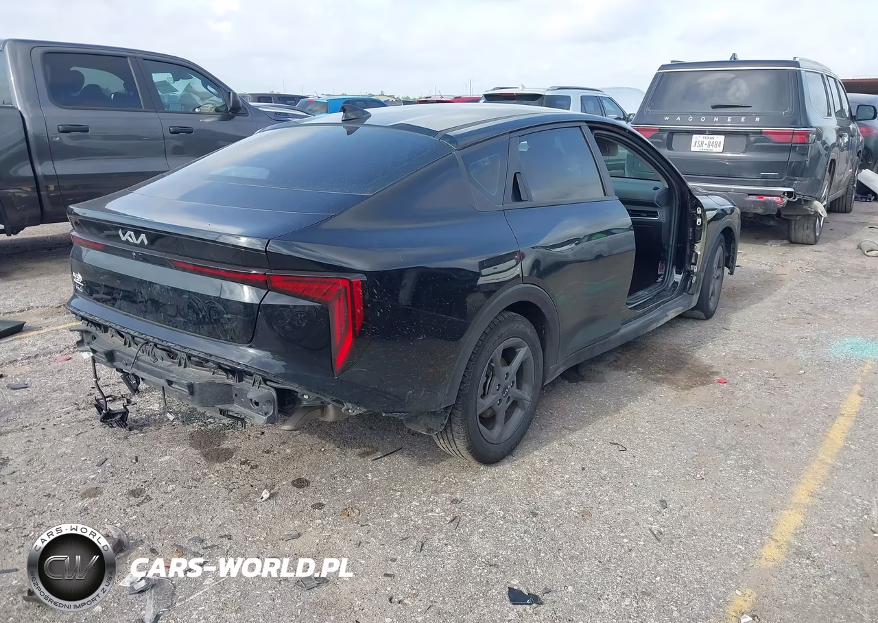 2025 Kia K4 Lxs VIN:3KPFT4DE9SE101448 - 4
