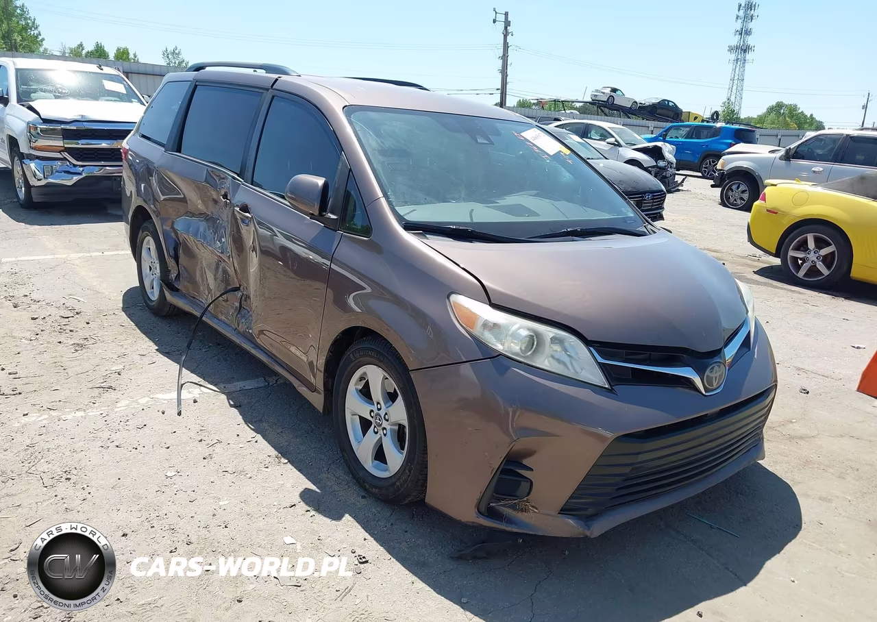 2018 Toyota Sienna Le 8 Passenger