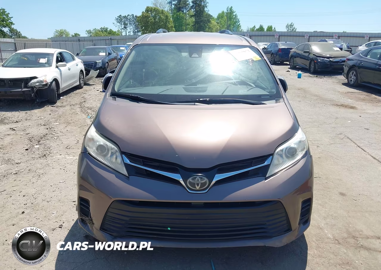 2018 Toyota Sienna Le 8 Passenger VIN:5TDKZ3DC5JS964077 - 12