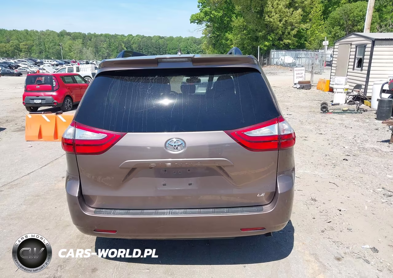 2018 Toyota Sienna Le 8 Passenger VIN:5TDKZ3DC5JS964077 - 16