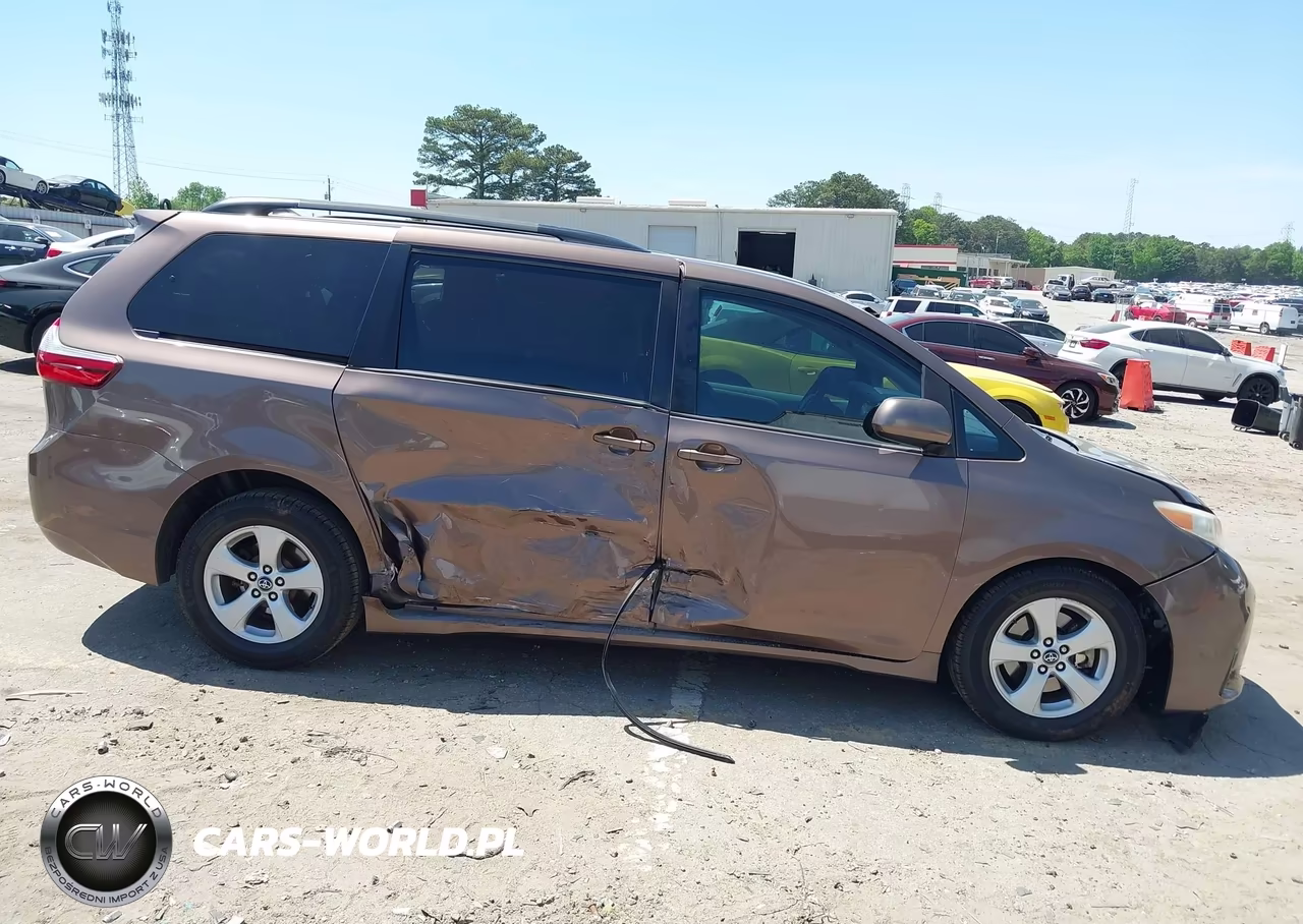 2018 Toyota Sienna Le 8 Passenger VIN:5TDKZ3DC5JS964077 - 6