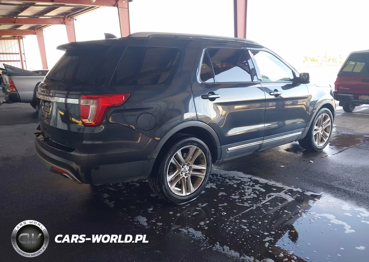 2017 Ford Explorer Xlt VIN:1FM5K7D85HGA99924 - 4
