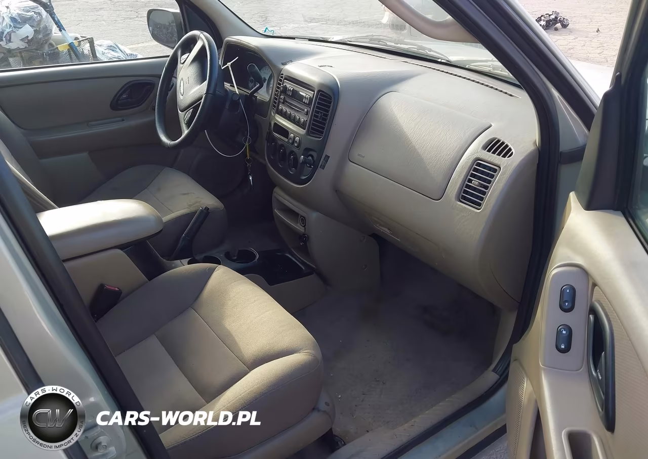 2004 Ford Escape Xls VIN:1FMCU92164DA24373 - 5