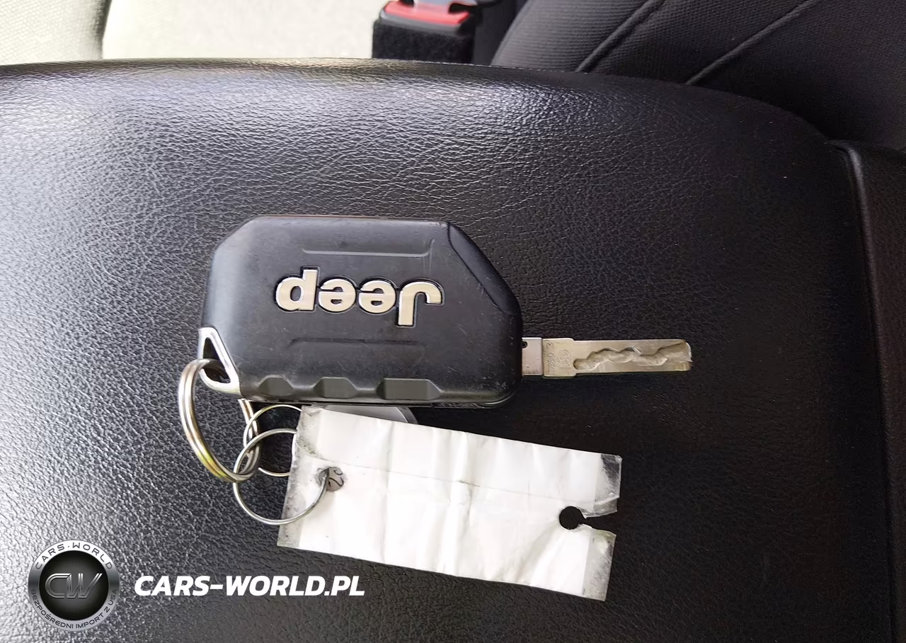 2020 Jeep Wrangler Unlimited Sport 4X4 VIN:1C4HJXDN4LW332670 - 11