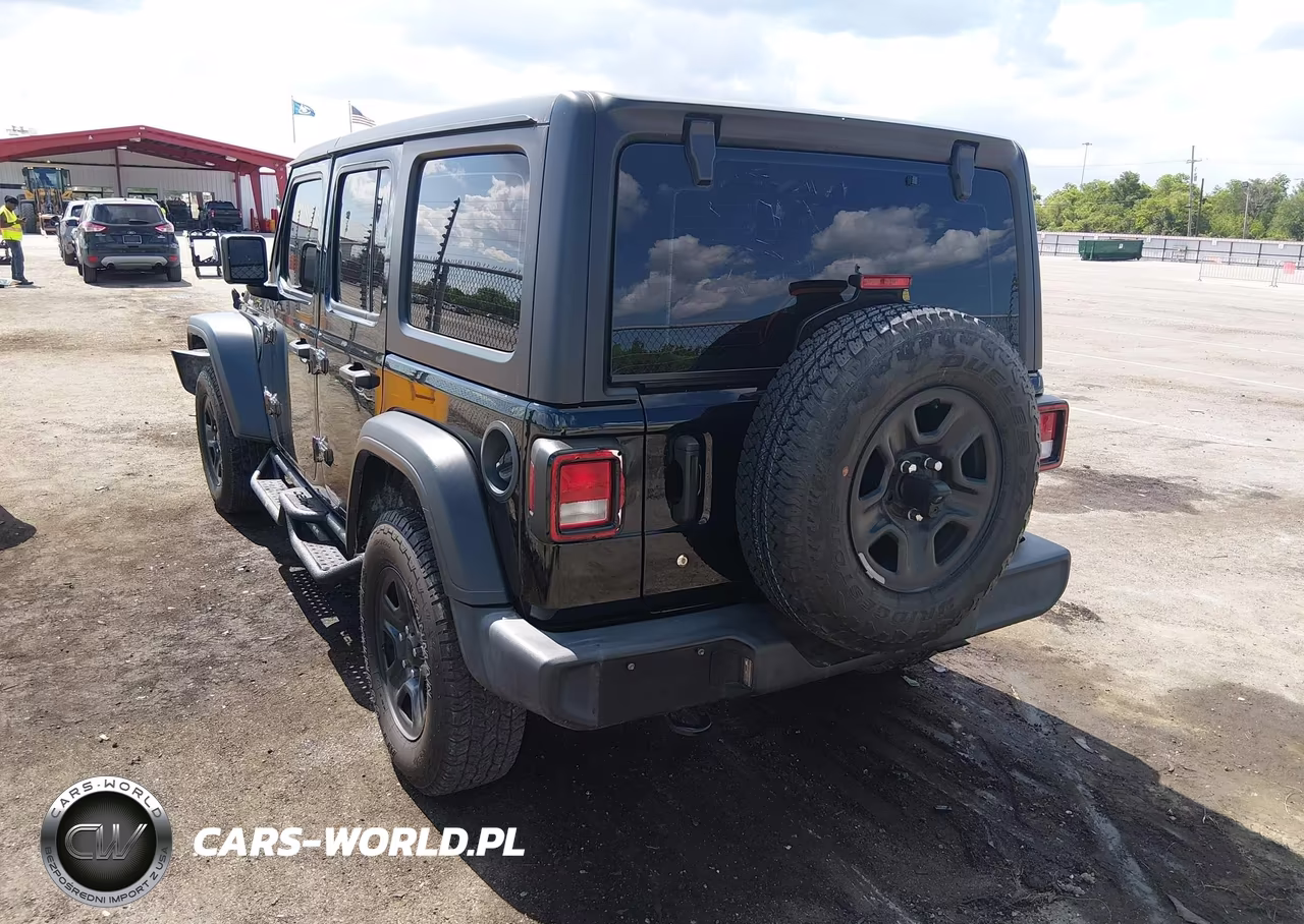 2020 Jeep Wrangler Unlimited Sport 4X4 VIN:1C4HJXDN4LW332670 - 3