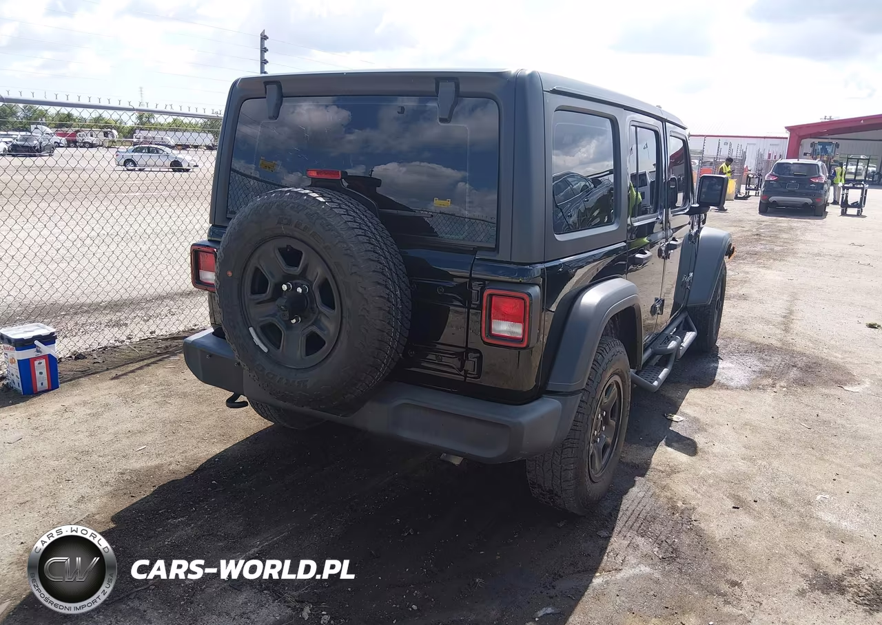 2020 Jeep Wrangler Unlimited Sport 4X4 VIN:1C4HJXDN4LW332670 - 4