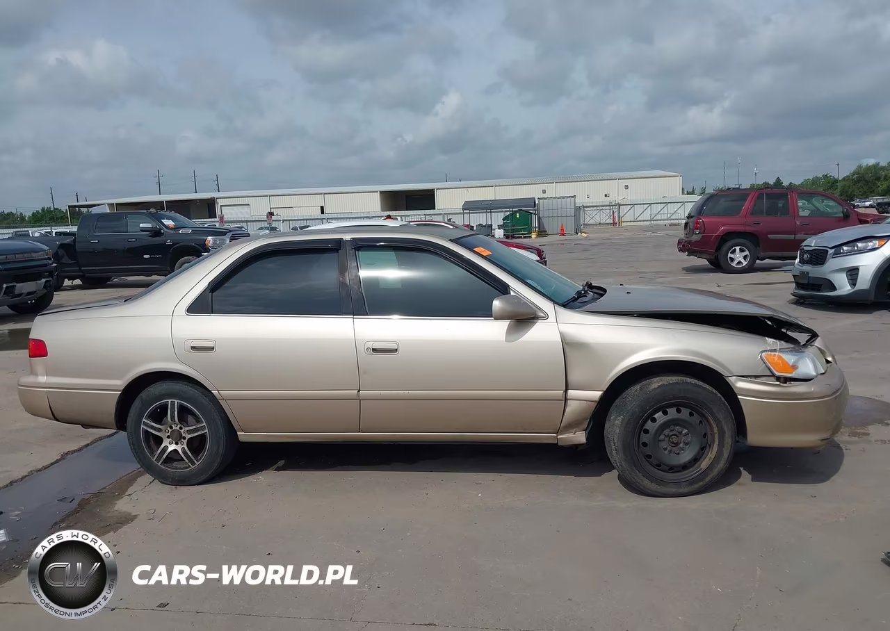 2000 Toyota Camry Le VIN:JT2BG22K2Y0438893 - 13