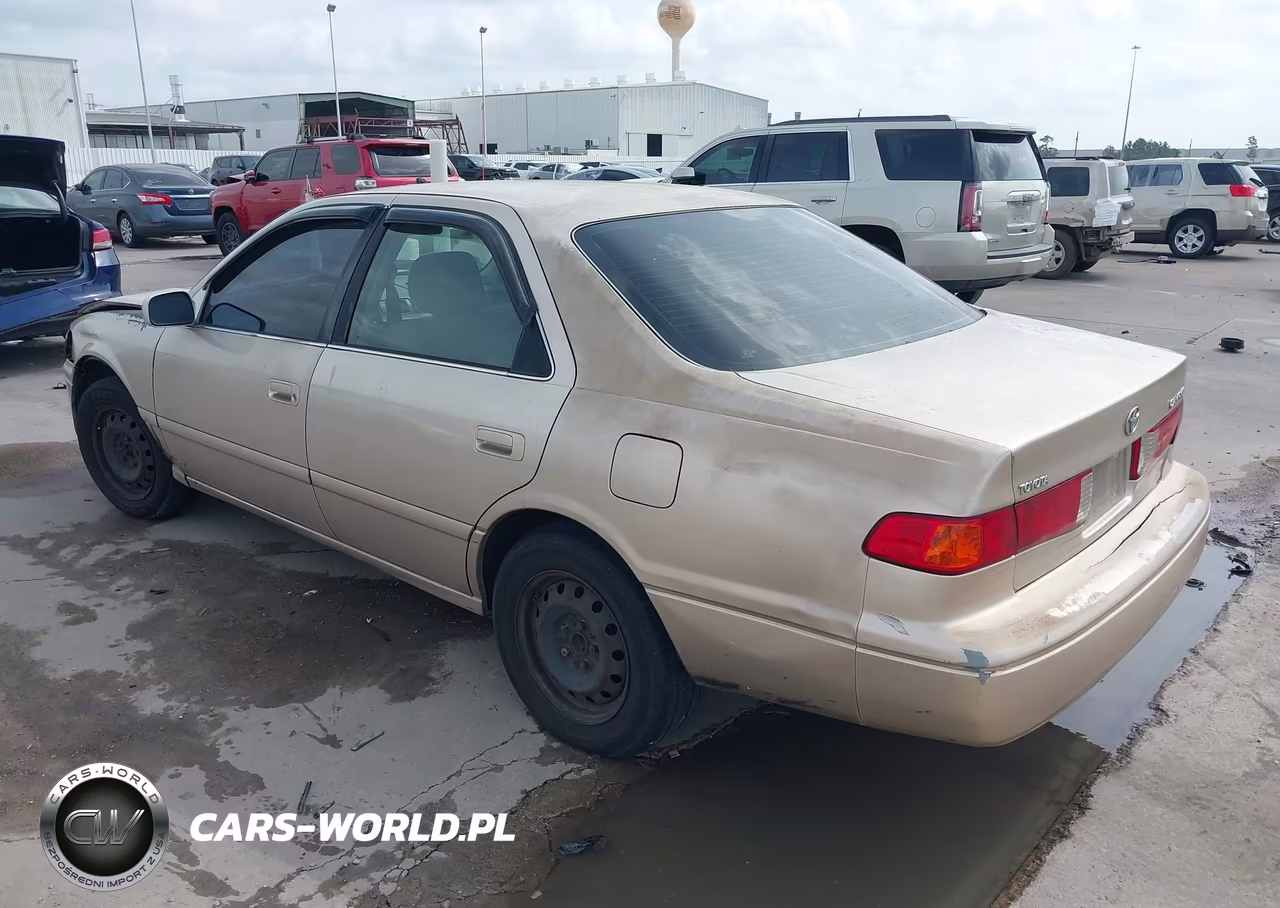 2000 Toyota Camry Le VIN:JT2BG22K2Y0438893 - 3