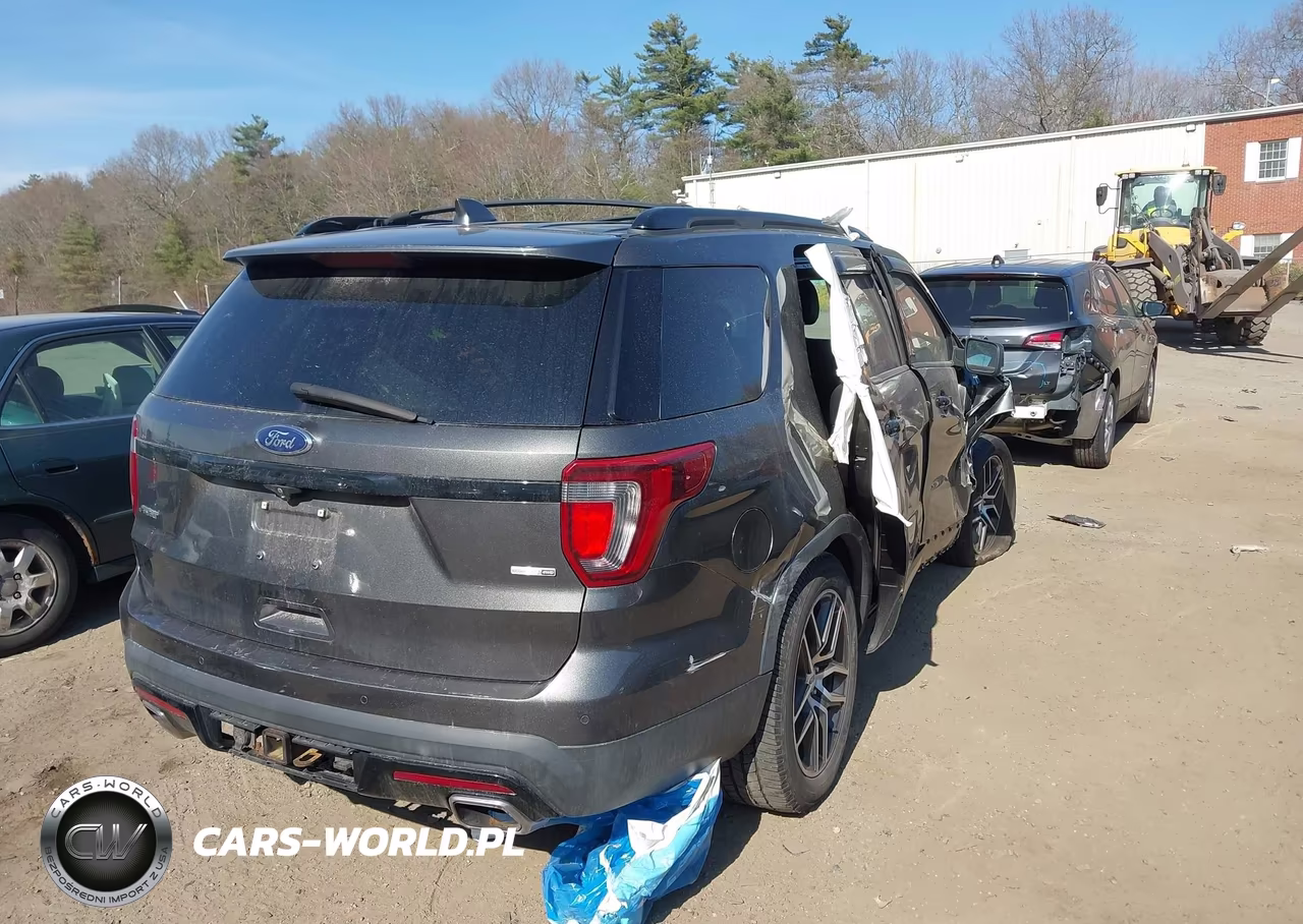 2016 Ford Explorer Sport VIN:1FM5K8GT5GGC68831 - 4