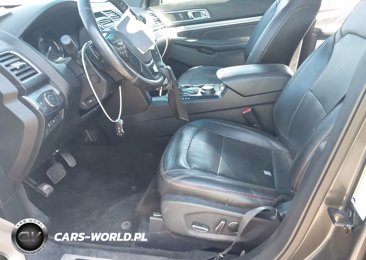 2016 Ford Explorer Sport VIN:1FM5K8GT5GGC68831 - 5