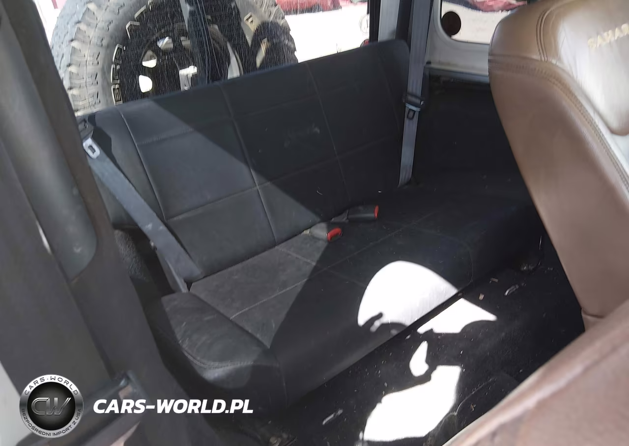 2004 Jeep Wrangler Rubicon VIN:1J4FA69S34P735299 - 8