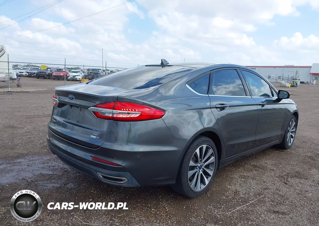 FORD FUSION SE VIN:3FA6P0T99LR155107 - 4