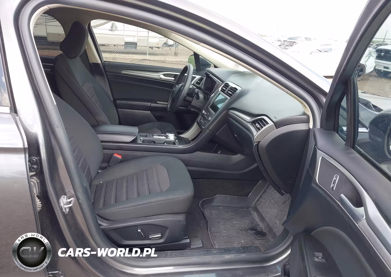FORD FUSION SE VIN:3FA6P0T99LR155107 - 5