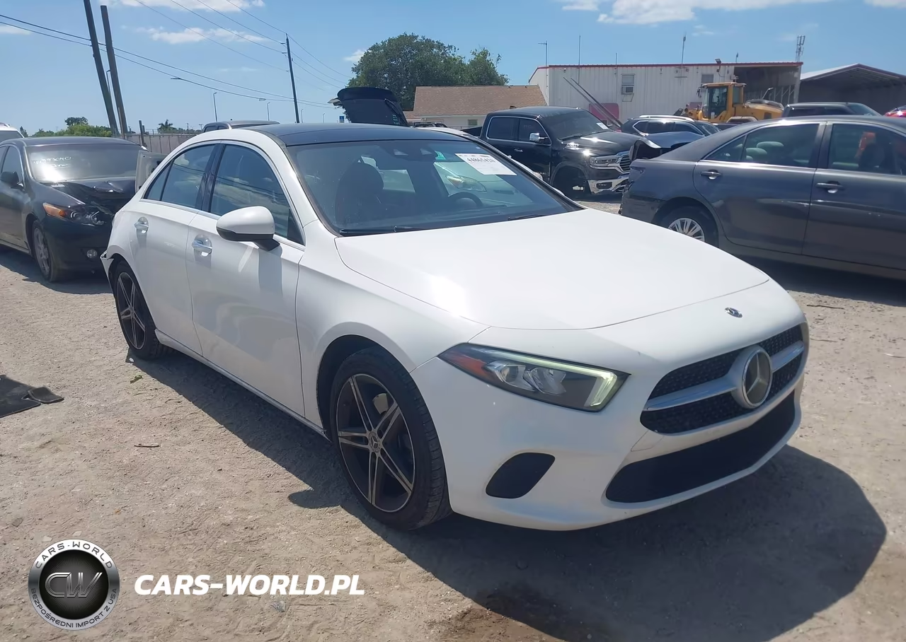 2019 Mercedes-Benz A 220