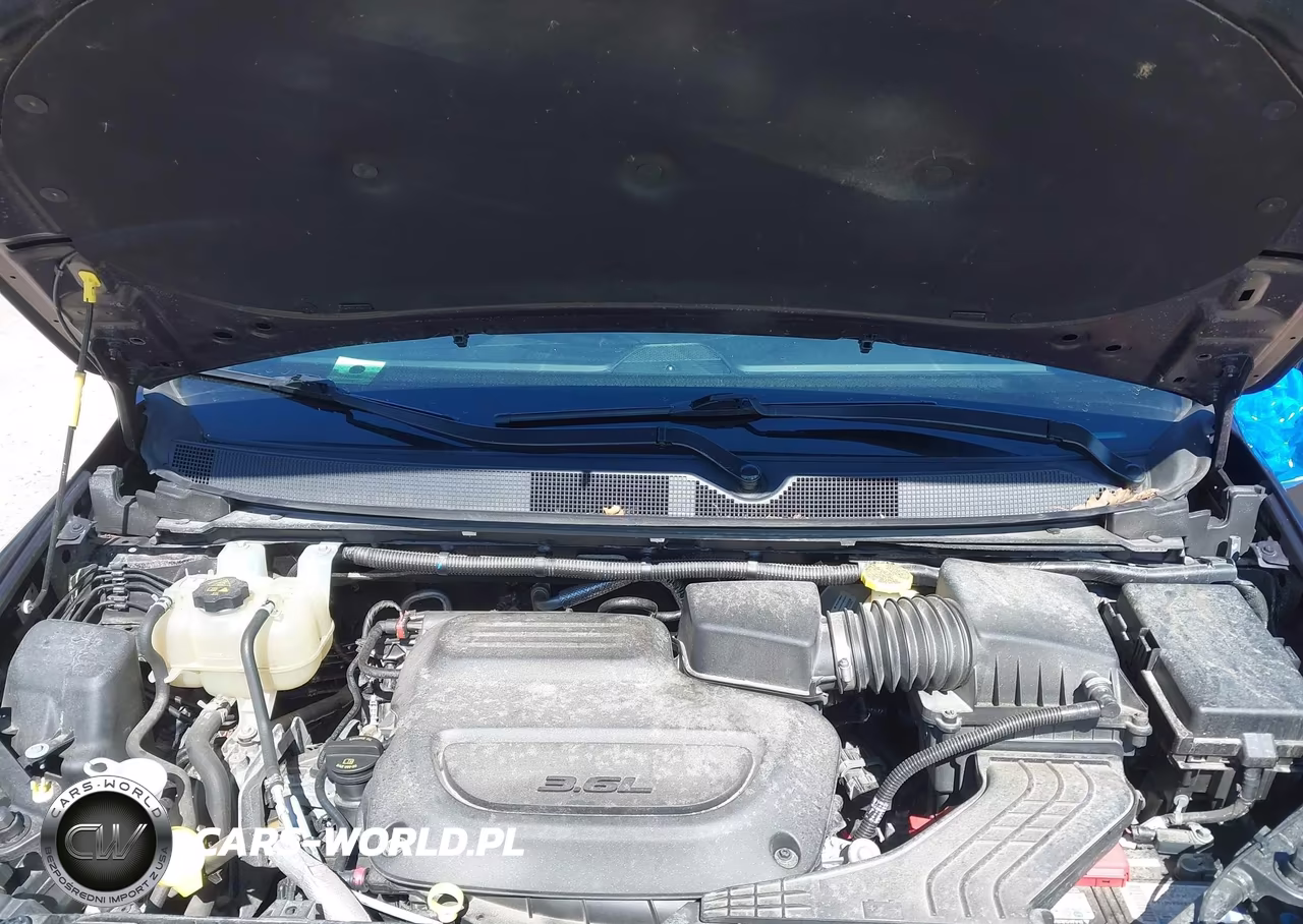 2019 Chrysler Pacifica Touring L VIN:2C4RC1BG9KR555245 - 10