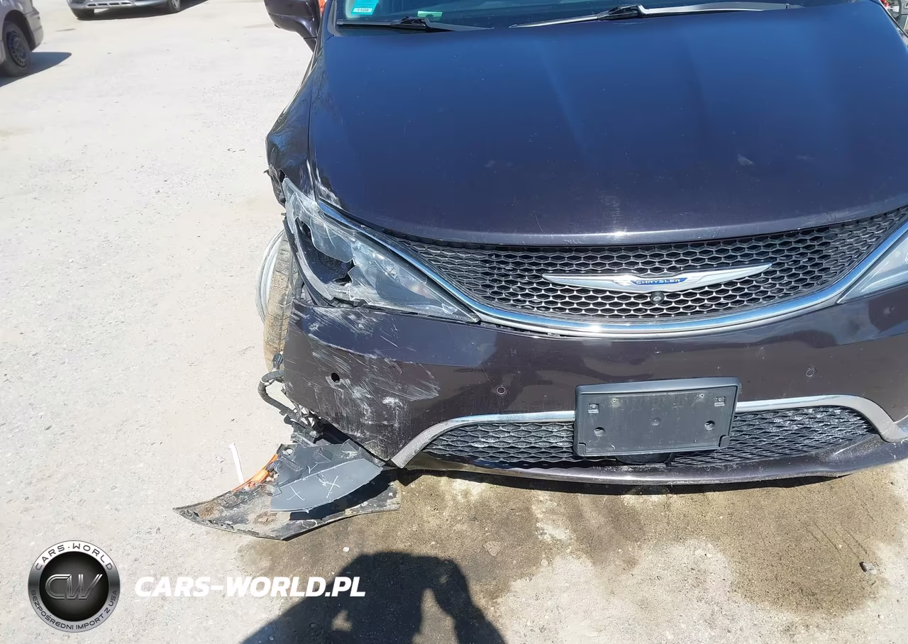2019 Chrysler Pacifica Touring L VIN:2C4RC1BG9KR555245 - 19
